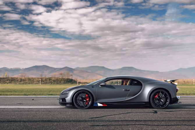 Bugatti Chiron "Les Legendes du Ciel"