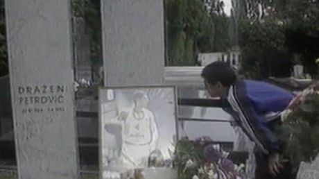Dijego Armando Maradona, Dražen Petrović, grob