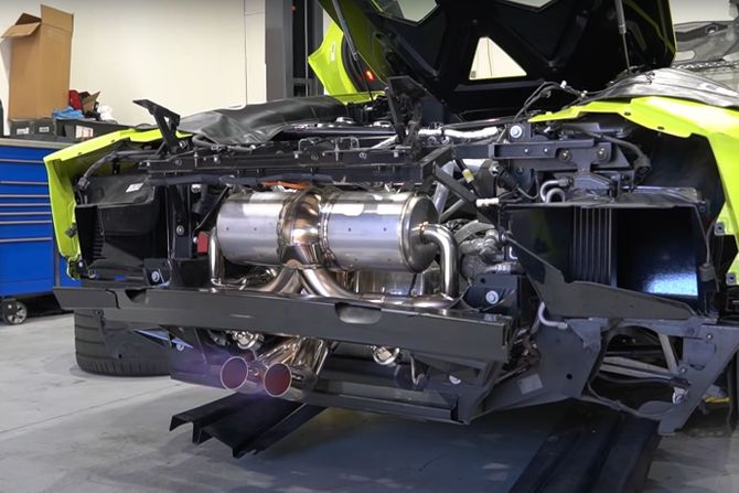 Lamborghini V12 motor