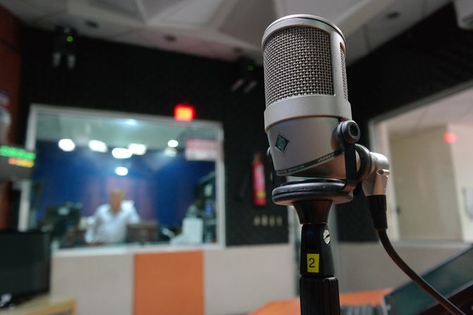 Radio, radio stanica, studio