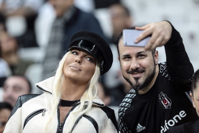 Jelena Karleuša, FK Bešiktaš stadion