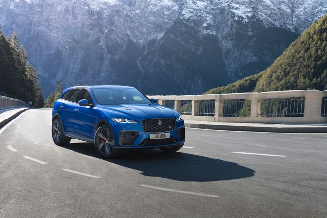 Jaguar F-Pace SVR Jaguar F-Pace SVR