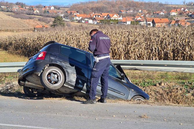 Čačak, udes, golf i reno klio