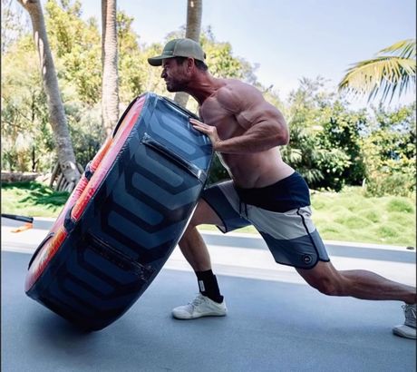 Chris Hemsworth Chris Hemsworth