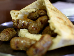 Sarajevski ćevapi; foto screenshot Youtube/StaDaJedem?