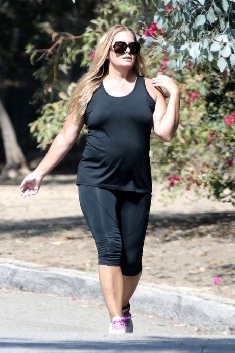 Nicole Eggert , Nikol Egert