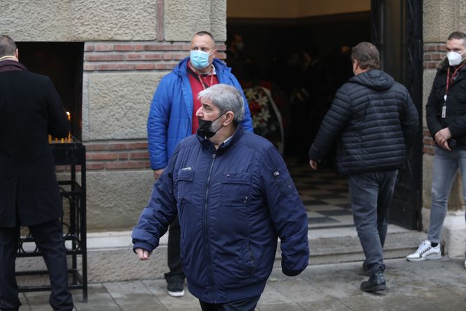 Sahrana Džeja Ramadanovskog, Toma Panter