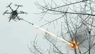 Kinezi uništavaju ose dronom koji "bljuju vatru"