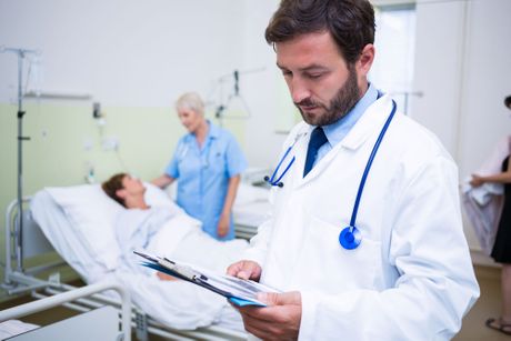 Doktor, lekar, medicinska pomoc, pregledm kontrola lekara, pacijenti bolnica Doktor, lekar, medicinska pomoc, pregledm kontrola lekara, pacijenti bolnica