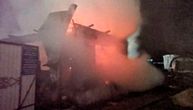 Krvavi pijani pir: Tinejdžer (17) nožem ubio petoro drugova i još četvoro ranio, pa zapalio kuću