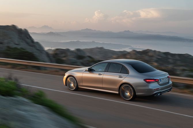 Mercedes-Benz E klasa Mercedes-Benz E klasa