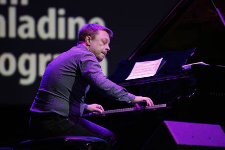 Pijanista Matija Dedić, gitarista Vlatko Stefanovski Pijanista Matija Dedić, gitarista Vlatko Stefanovski