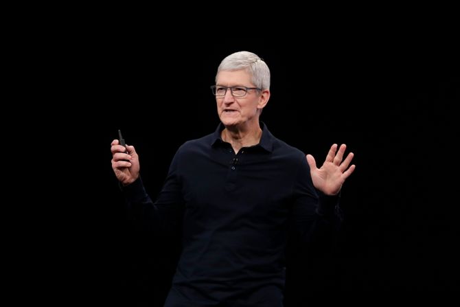 Tim Cook, Tim Kuk -  Apple CEO