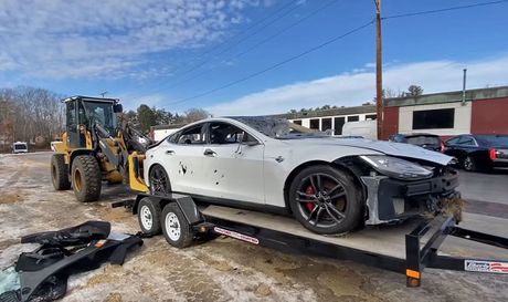 Tesla Model S, auto sa otpada