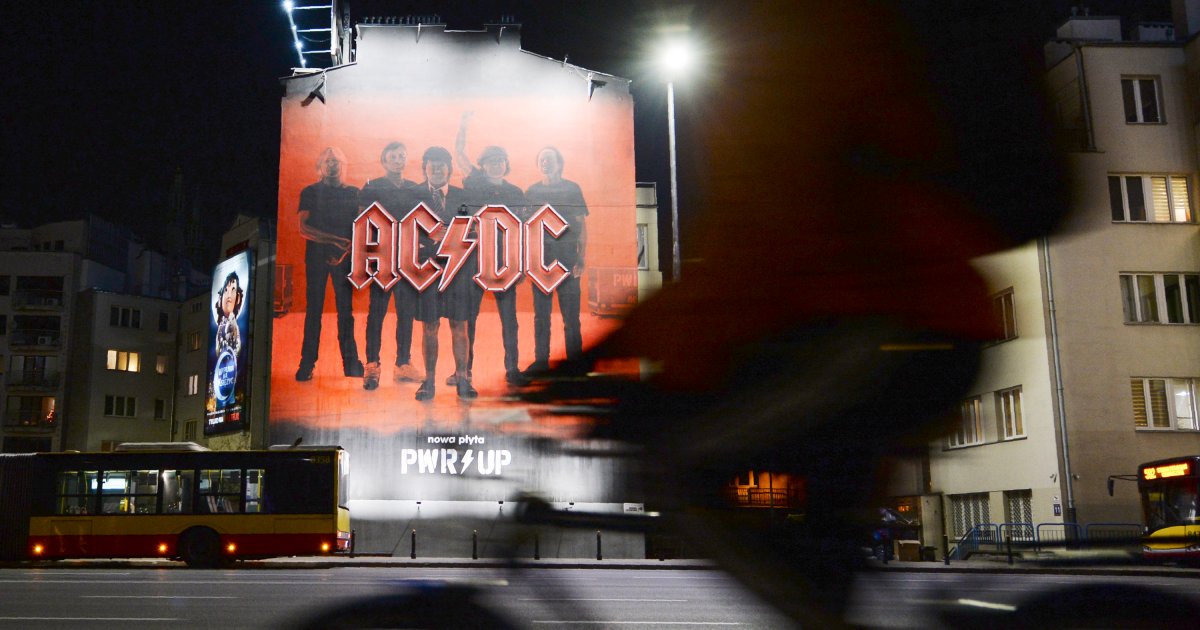 Mural AC/DC osvanuo u Poljskoj: Slavi vrtoglavi uspeh novog albuma ...