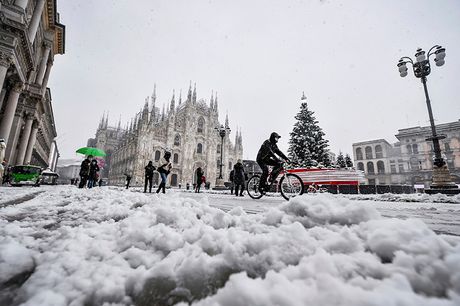 Sneg, Milano, Italija Sneg, Milano, Italija