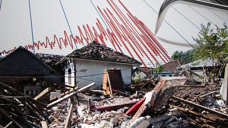 Zemljotres, srušena kuća