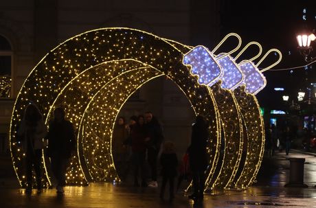 Novi Sad slavlje nova godina ulice dekoracija rasveta