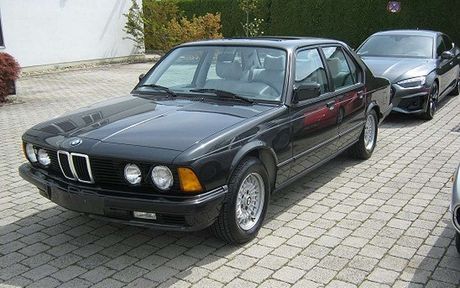 BMW 745i iz 1986, BMW, Serija 7