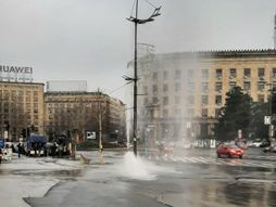 Gejzir u centru Beograda, prskalo je na sve strane: Došlo do kvara ...