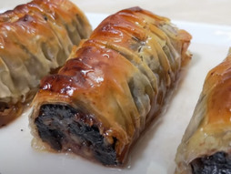 Pita sa suvim šljivama; foto screenshot Youtube/kuhajipeci