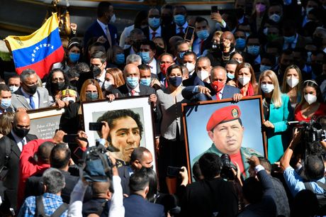 Hugo Chavez, Ugo Čavez