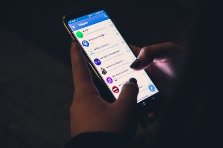 Telegram, aplikacija, telefon Telegram, aplikacija, telefon