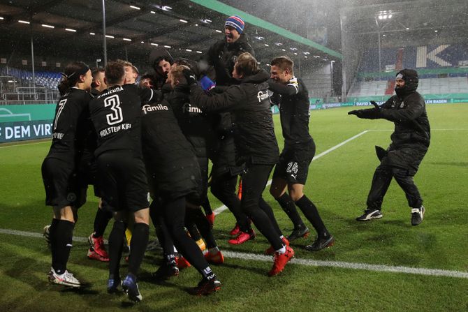 Holstein Kiel, Bayern Munich