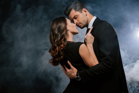 Strast, ljubav, zavođenje, grljenje Strast, ljubav, zavođenje, grljenje