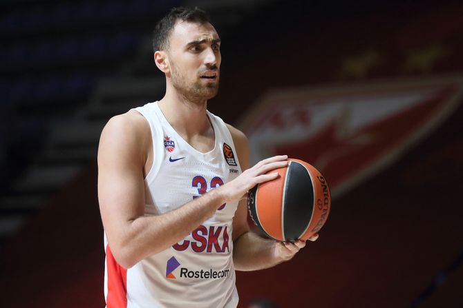 Nikola Milutinov Nikola Milutinov