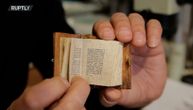 Najmanja knjiga na svetu prodata za 3.500 evra: Može da se čita samo pomoću lupe, stara je više od 70 godina