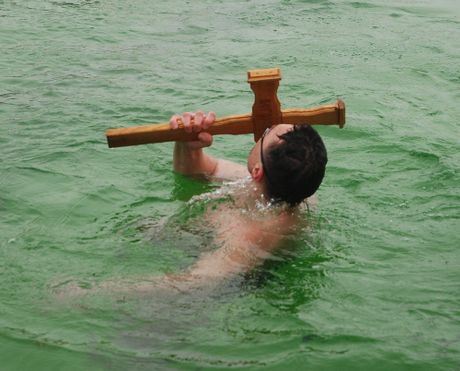 Plivanje za Časni krst u Nišu, Bogojavljenje