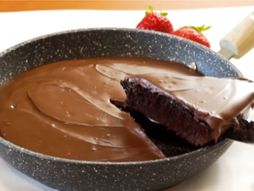 čokoladni kolač iz tiganja