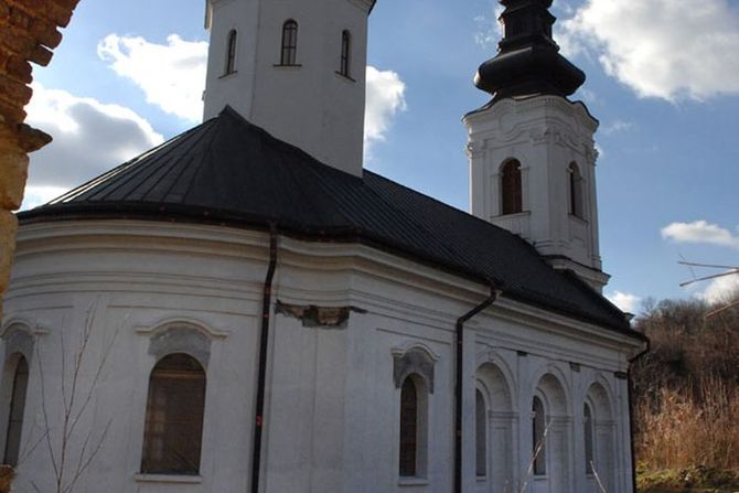 Manastir Kuveždin, Fruška gora