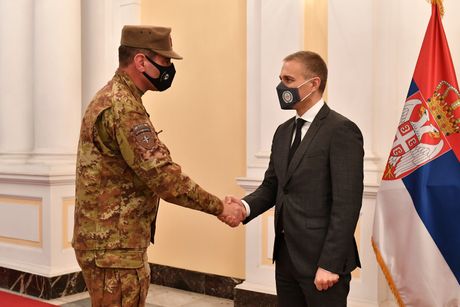 Nebojša Stefanović, KFOR general major Frank Federici Nebojša Stefanović, KFOR general major Frank Federici