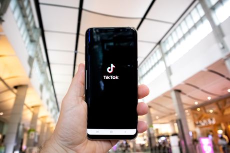 TikTok, aplikacija, telefon TikTok, aplikacija, telefon