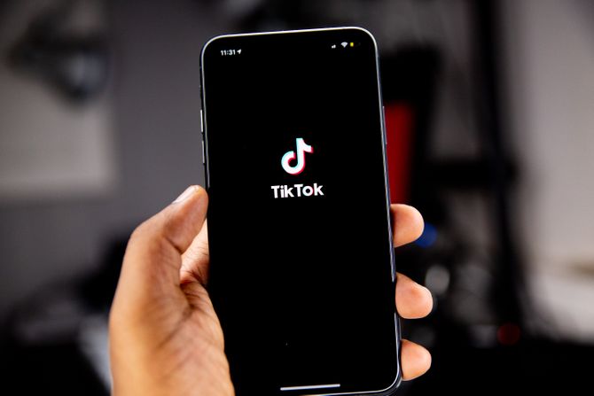 TikTok, aplikacija, telefon TikTok, aplikacija, telefon