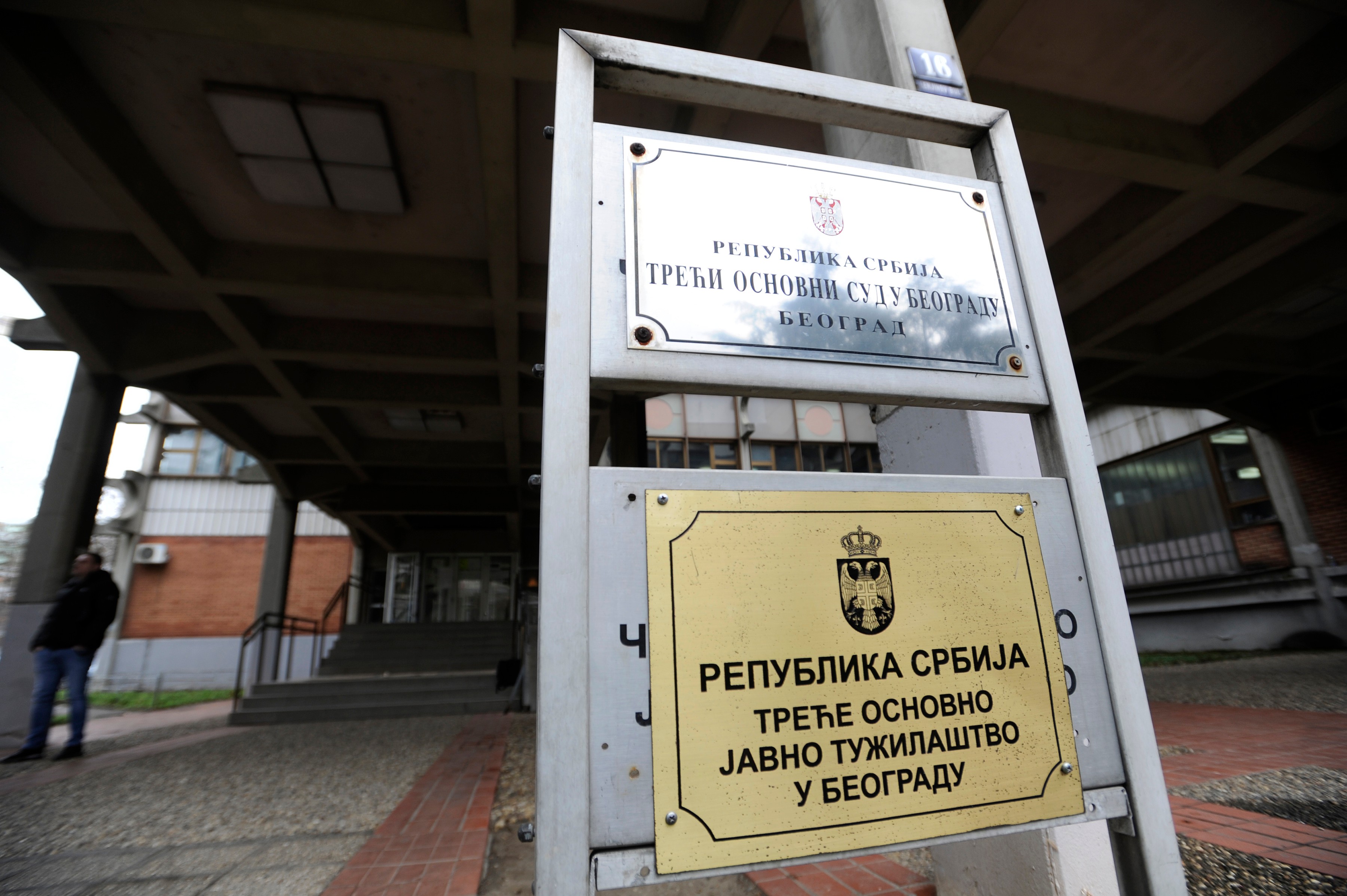 Tužilaštvo traži pritvor za muškarca iz Surčina: Prekršio zabranu prilaska i ponovo napao vanbračnu suprugu