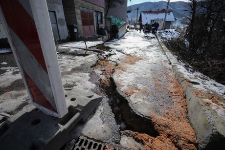 Klizište krateri užice Klizište krateri užice