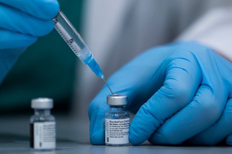 Pfizer BioNTech Fajzer Biotek vakcina koronavirus Pfizer BioNTech Fajzer Biotek vakcina koronavirus