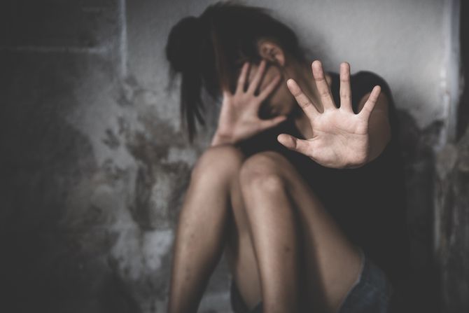 Nasilje devojčica žena devojka stop Nasilje devojčica žena devojka stop