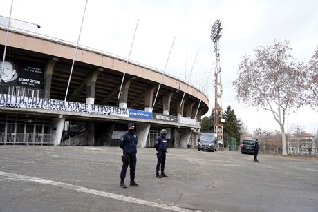 Policija ispred stadiona Partizana