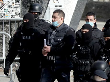 Policija ispred stadiona Partizana