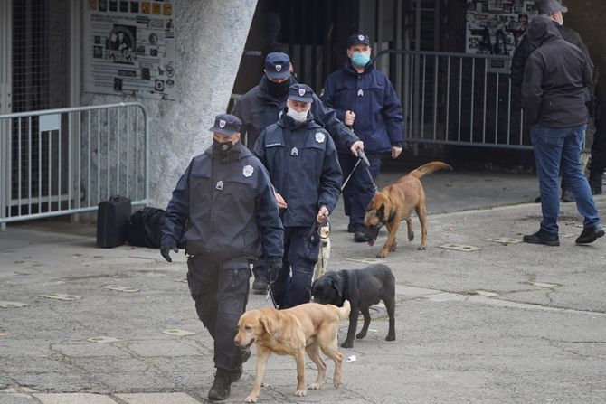 Policija ispred stadiona Partizana