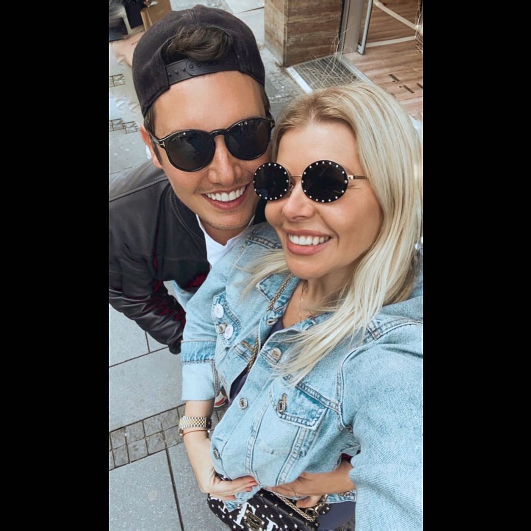 Razvela se od fudbalera, a sadašnji muž je tretira kao princezu: Od njega pevačica dobija svakodnevno OVO