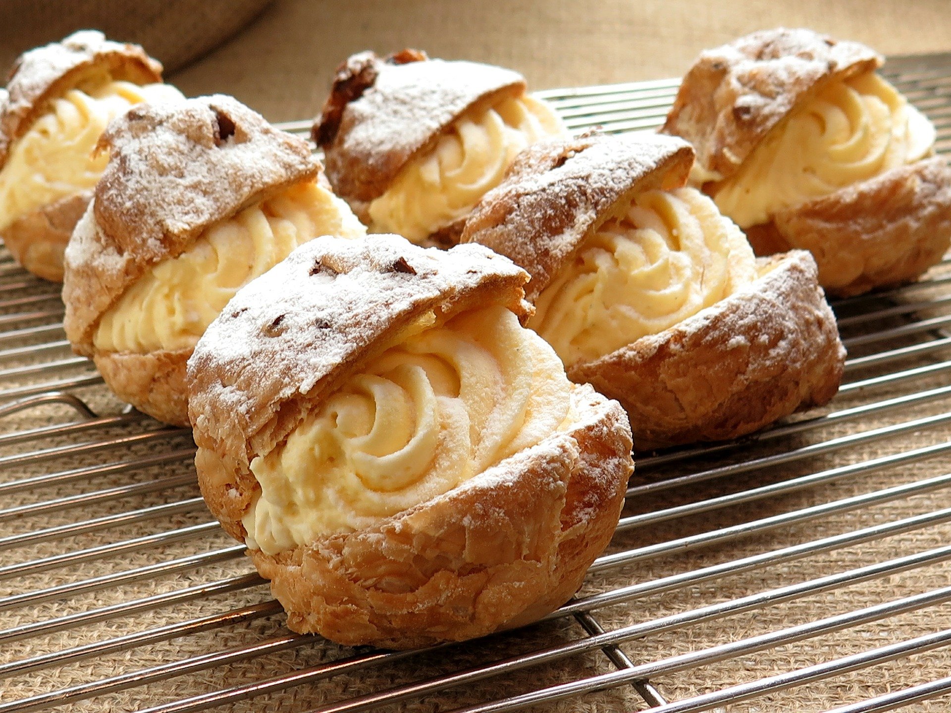 Recept za savršene princes krofne: Mekane, vazdušaste i pune najlepšeg vanila krema