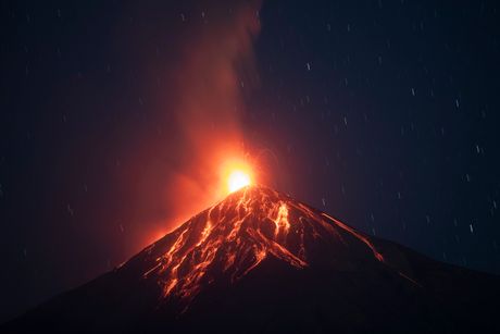 Vulkan, Fuego, erupcija, Guatemala Vulkan, Fuego, erupcija, Guatemala