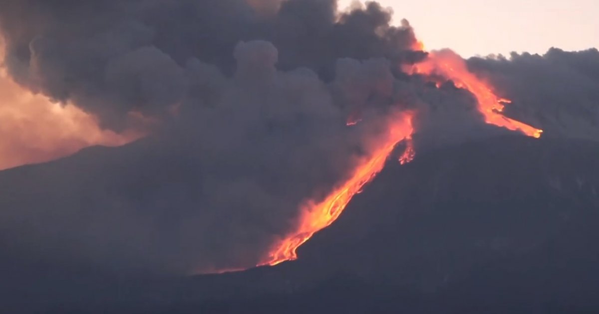 Etna Ponovo Aktivna: Dim Se Video Na 100 Kilometara Od Vulkana, Zbog ...