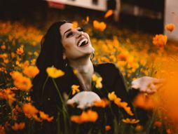 devojka, cveće, livada