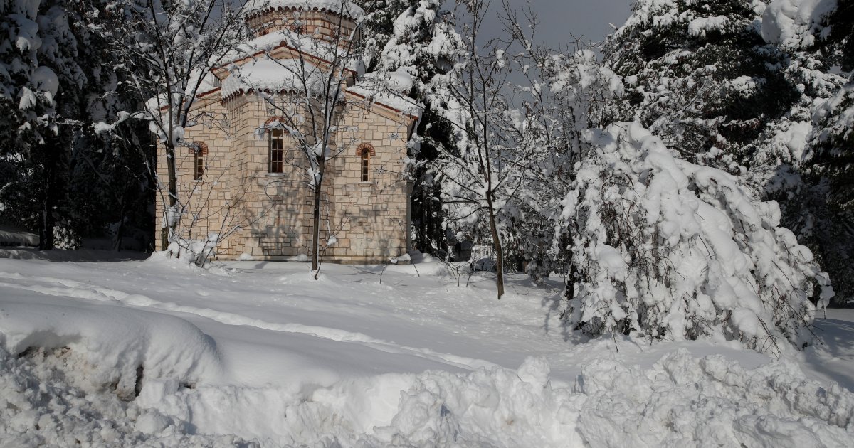 Sneg zavejao Grčku: Neverovatni snimci stižu sa popularnih Meteora, i Halkidiki pod snegom